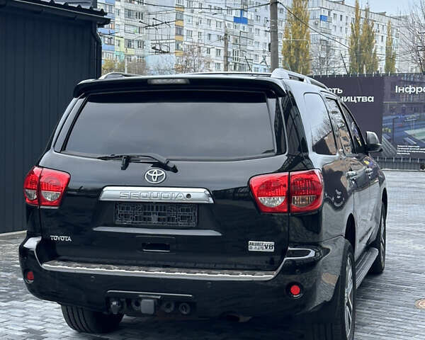 Чорний Тойота Секвойя, об'ємом двигуна 5.66 л та пробігом 240 тис. км за 26000 $, фото 4 на Automoto.ua