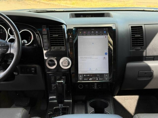 Черный Тойота Секвойя, объемом двигателя 5.7 л и пробегом 182 тыс. км за 17500 $, фото 19 на Automoto.ua