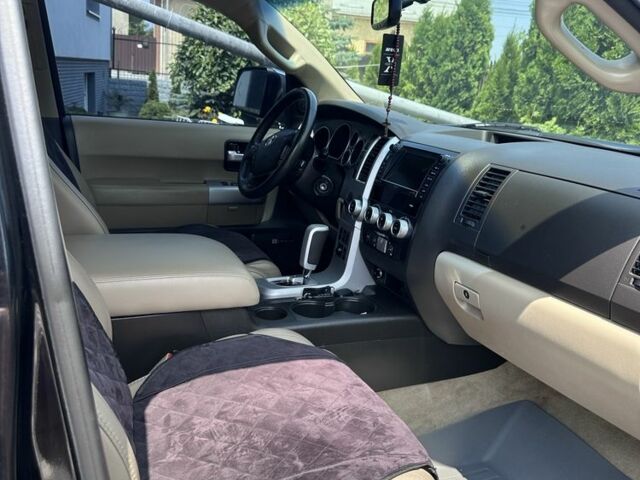 Черный Тойота Секвойя, объемом двигателя 5.7 л и пробегом 200 тыс. км за 22500 $, фото 8 на Automoto.ua