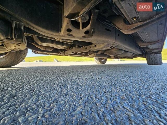 Чорний Тойота Секвойя, об'ємом двигуна 5.66 л та пробігом 310 тис. км за 21500 $, фото 17 на Automoto.ua