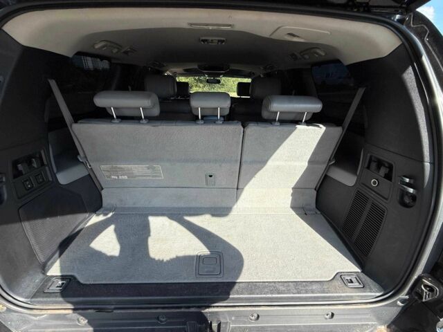 Черный Тойота Секвойя, объемом двигателя 5.7 л и пробегом 182 тыс. км за 17500 $, фото 12 на Automoto.ua