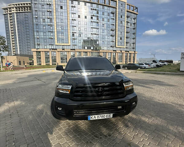 Черный Тойота Секвойя, объемом двигателя 5.7 л и пробегом 211 тыс. км за 22500 $, фото 4 на Automoto.ua