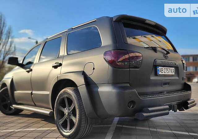 Черный Тойота Секвойя, объемом двигателя 5.6 л и пробегом 250 тыс. км за 32999 $, фото 50 на Automoto.ua