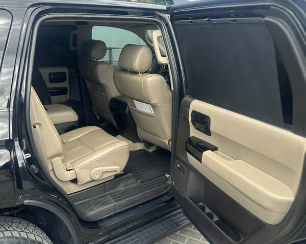 Черный Тойота Секвойя, объемом двигателя 5.7 л и пробегом 211 тыс. км за 22500 $, фото 31 на Automoto.ua