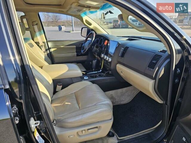 Чорний Тойота Секвойя, об'ємом двигуна 5.66 л та пробігом 310 тис. км за 21500 $, фото 12 на Automoto.ua