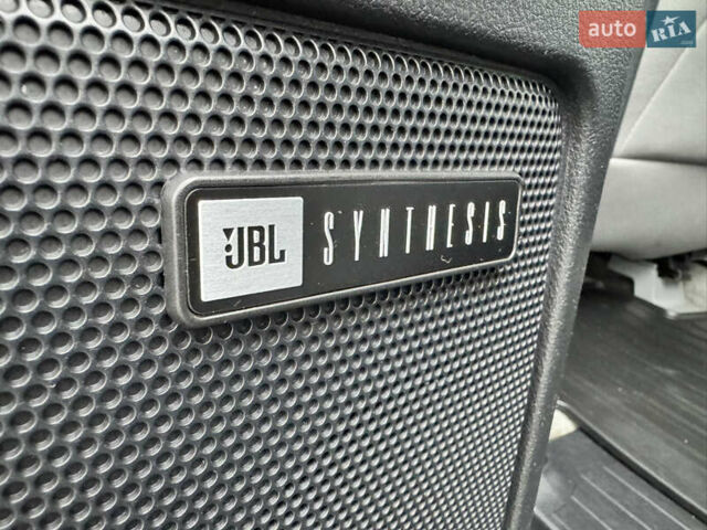 Черный Тойота Секвойя, объемом двигателя 5.66 л и пробегом 241 тыс. км за 23000 $, фото 47 на Automoto.ua