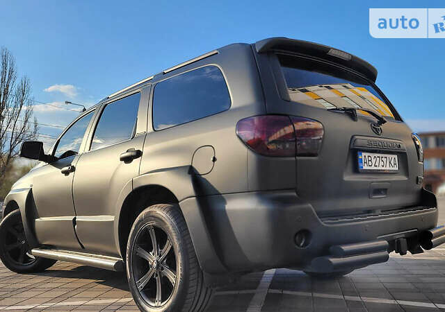 Черный Тойота Секвойя, объемом двигателя 5.6 л и пробегом 250 тыс. км за 32999 $, фото 51 на Automoto.ua