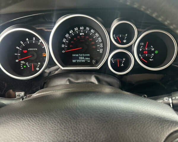 Черный Тойота Секвойя, объемом двигателя 5.7 л и пробегом 211 тыс. км за 22500 $, фото 46 на Automoto.ua