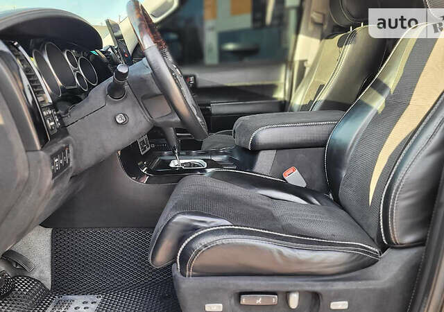 Черный Тойота Секвойя, объемом двигателя 5.6 л и пробегом 250 тыс. км за 32999 $, фото 54 на Automoto.ua