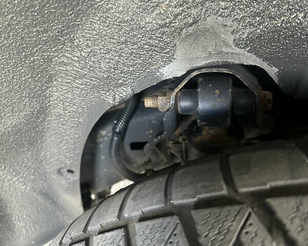 Черный Тойота Секвойя, объемом двигателя 5.7 л и пробегом 211 тыс. км за 22500 $, фото 41 на Automoto.ua