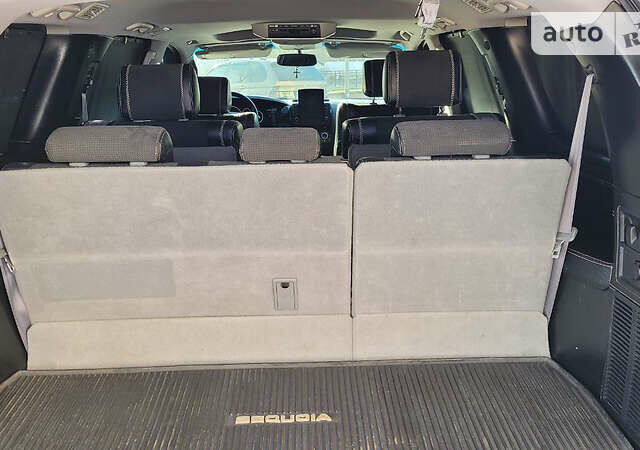 Черный Тойота Секвойя, объемом двигателя 5.6 л и пробегом 250 тыс. км за 32999 $, фото 72 на Automoto.ua