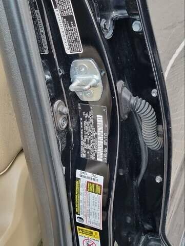 Черный Тойота Секвойя, объемом двигателя 5.7 л и пробегом 263 тыс. км за 22999 $, фото 21 на Automoto.ua