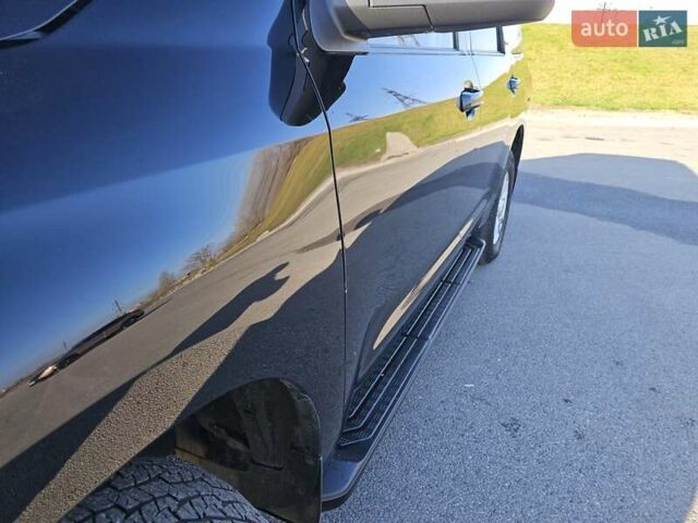 Чорний Тойота Секвойя, об'ємом двигуна 5.66 л та пробігом 310 тис. км за 21500 $, фото 8 на Automoto.ua