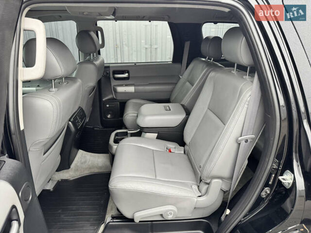 Черный Тойота Секвойя, объемом двигателя 5.66 л и пробегом 241 тыс. км за 23000 $, фото 49 на Automoto.ua