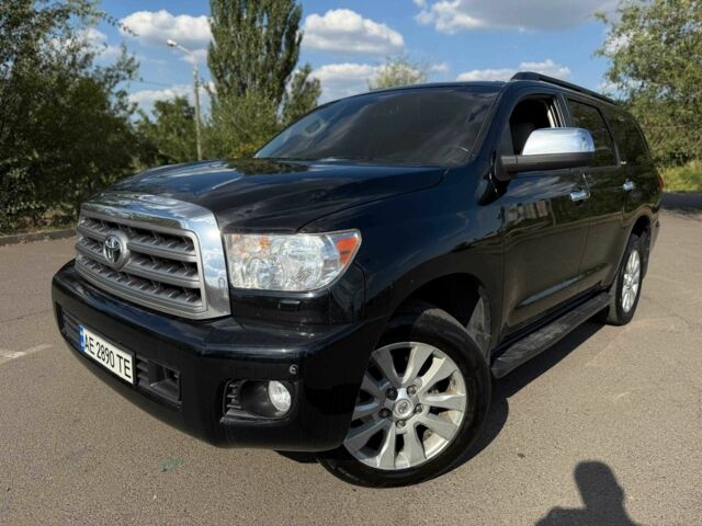 Черный Тойота Секвойя, объемом двигателя 5.7 л и пробегом 182 тыс. км за 17500 $, фото 5 на Automoto.ua