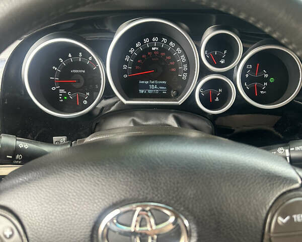 Черный Тойота Секвойя, объемом двигателя 5.7 л и пробегом 211 тыс. км за 22500 $, фото 47 на Automoto.ua