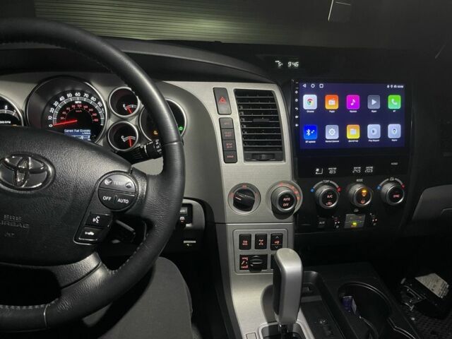 Черный Тойота Секвойя, объемом двигателя 5.7 л и пробегом 328 тыс. км за 23700 $, фото 2 на Automoto.ua