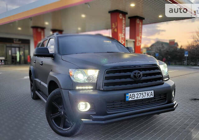 Черный Тойота Секвойя, объемом двигателя 5.6 л и пробегом 250 тыс. км за 32999 $, фото 23 на Automoto.ua