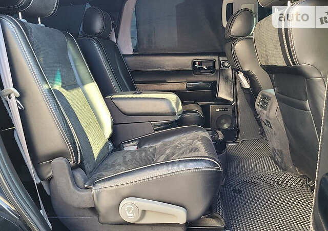 Черный Тойота Секвойя, объемом двигателя 5.6 л и пробегом 250 тыс. км за 32999 $, фото 68 на Automoto.ua