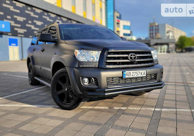 Черный Тойота Секвойя, объемом двигателя 5.6 л и пробегом 250 тыс. км за 32999 $, фото 6 на Automoto.ua