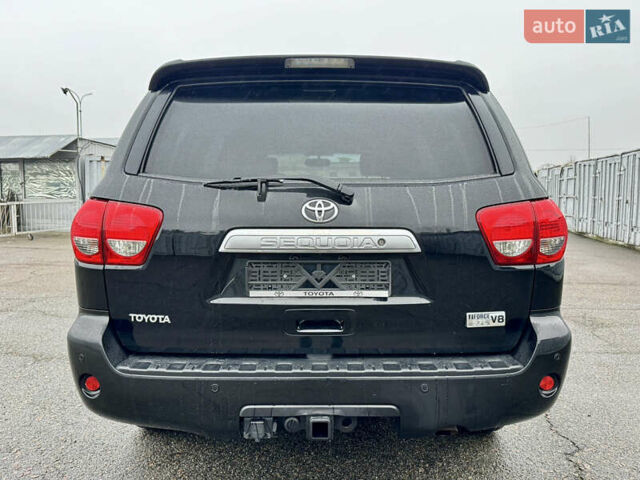 Черный Тойота Секвойя, объемом двигателя 5.66 л и пробегом 241 тыс. км за 23000 $, фото 13 на Automoto.ua