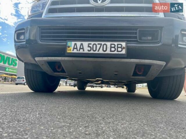 Чорний Тойота Секвойя, об'ємом двигуна 5.66 л та пробігом 224 тис. км за 22500 $, фото 24 на Automoto.ua