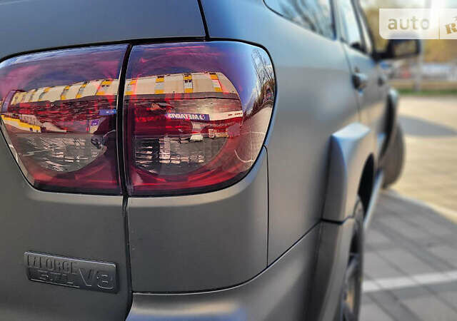 Черный Тойота Секвойя, объемом двигателя 5.6 л и пробегом 250 тыс. км за 32999 $, фото 45 на Automoto.ua