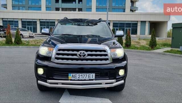 Черный Тойота Секвойя, объемом двигателя 5.7 л и пробегом 263 тыс. км за 22999 $, фото 2 на Automoto.ua