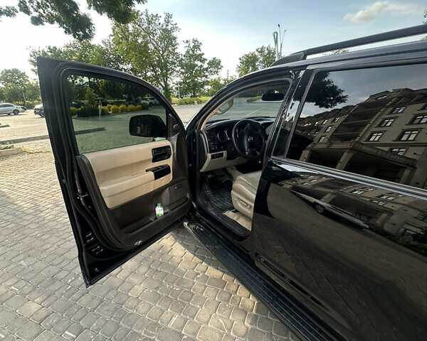 Черный Тойота Секвойя, объемом двигателя 5.7 л и пробегом 211 тыс. км за 22500 $, фото 15 на Automoto.ua