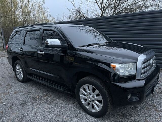 Черный Тойота Секвойя, объемом двигателя 5.7 л и пробегом 328 тыс. км за 23700 $, фото 3 на Automoto.ua