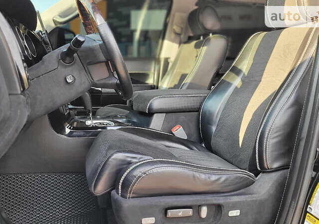 Черный Тойота Секвойя, объемом двигателя 5.6 л и пробегом 250 тыс. км за 32999 $, фото 56 на Automoto.ua