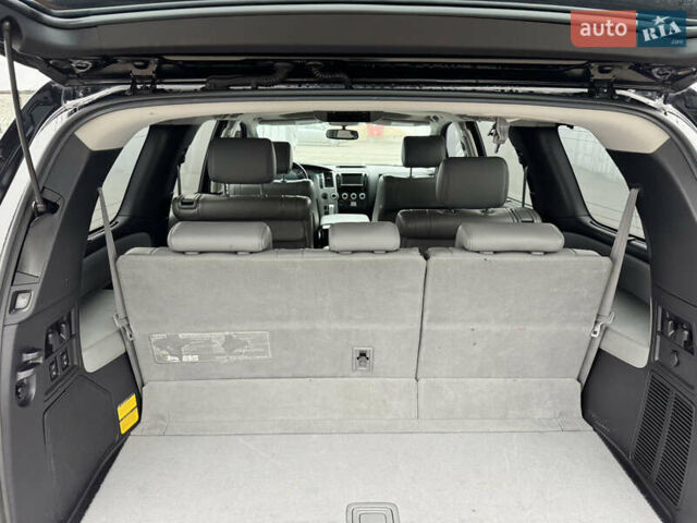 Черный Тойота Секвойя, объемом двигателя 5.66 л и пробегом 241 тыс. км за 23000 $, фото 50 на Automoto.ua