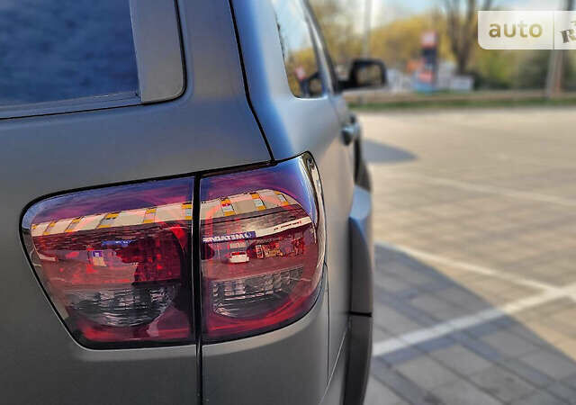 Черный Тойота Секвойя, объемом двигателя 5.6 л и пробегом 250 тыс. км за 32999 $, фото 43 на Automoto.ua