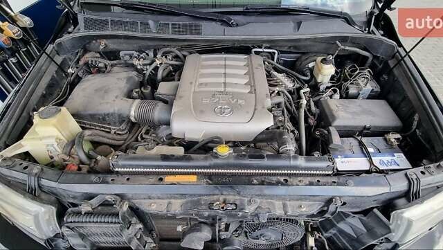 Черный Тойота Секвойя, объемом двигателя 5.7 л и пробегом 263 тыс. км за 22999 $, фото 24 на Automoto.ua