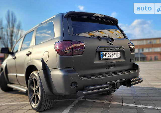 Черный Тойота Секвойя, объемом двигателя 5.6 л и пробегом 250 тыс. км за 32999 $, фото 37 на Automoto.ua