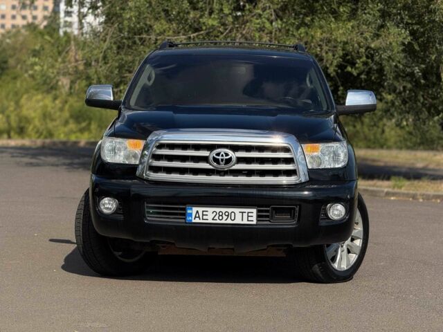 Черный Тойота Секвойя, объемом двигателя 5.7 л и пробегом 182 тыс. км за 17500 $, фото 2 на Automoto.ua