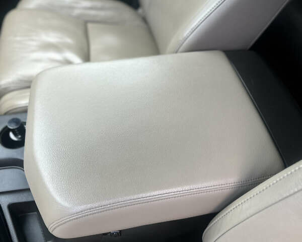 Черный Тойота Секвойя, объемом двигателя 5.7 л и пробегом 211 тыс. км за 22500 $, фото 37 на Automoto.ua