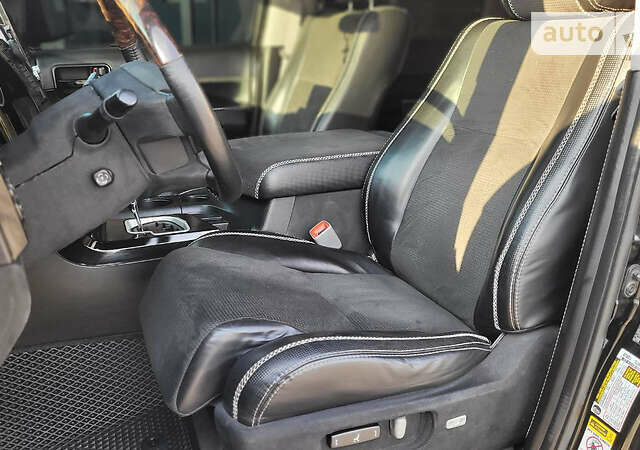 Черный Тойота Секвойя, объемом двигателя 5.6 л и пробегом 250 тыс. км за 32999 $, фото 62 на Automoto.ua