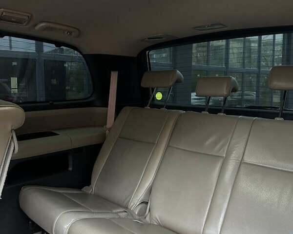 Черный Тойота Секвойя, объемом двигателя 5.66 л и пробегом 170 тыс. км за 26000 $, фото 8 на Automoto.ua