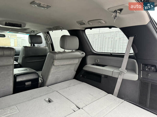 Черный Тойота Секвойя, объемом двигателя 5.66 л и пробегом 241 тыс. км за 23000 $, фото 51 на Automoto.ua