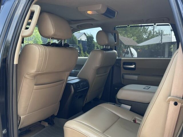 Черный Тойота Секвойя, объемом двигателя 5.7 л и пробегом 200 тыс. км за 22500 $, фото 14 на Automoto.ua