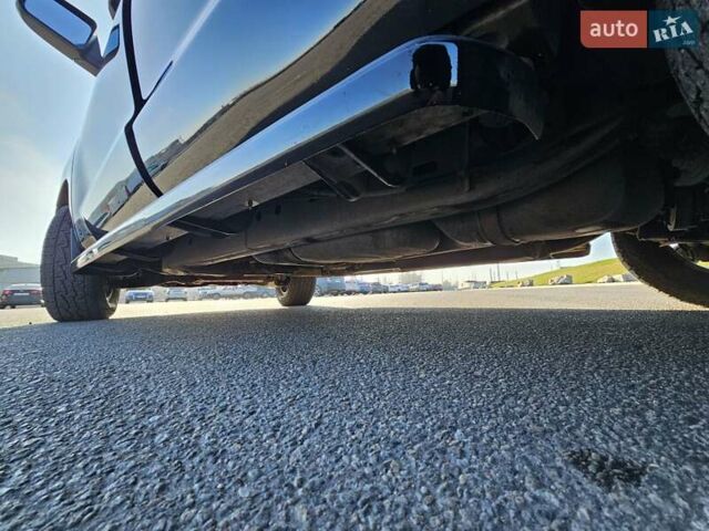 Чорний Тойота Секвойя, об'ємом двигуна 5.66 л та пробігом 310 тис. км за 21500 $, фото 18 на Automoto.ua