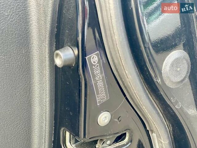 Чорний Тойота Секвойя, об'ємом двигуна 5.66 л та пробігом 224 тис. км за 22500 $, фото 15 на Automoto.ua