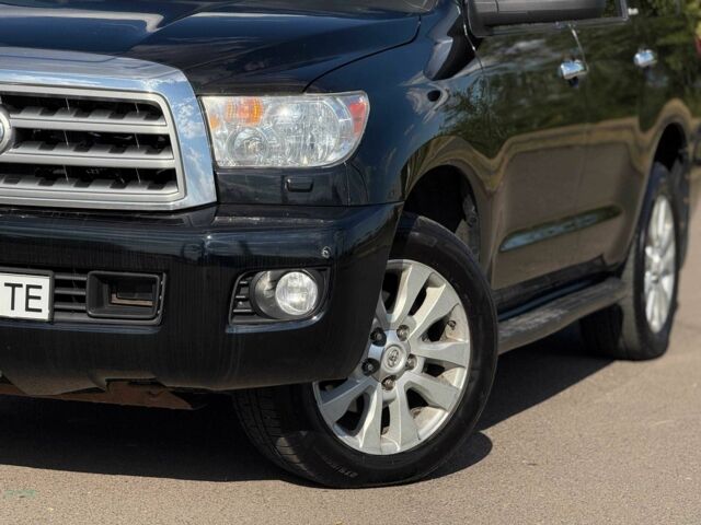 Черный Тойота Секвойя, объемом двигателя 5.7 л и пробегом 182 тыс. км за 17500 $, фото 4 на Automoto.ua