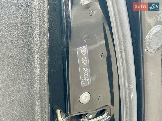 Чорний Тойота Секвойя, об'ємом двигуна 5.66 л та пробігом 224 тис. км за 22500 $, фото 16 на Automoto.ua