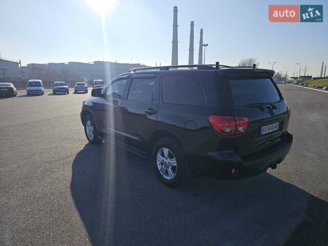 Чорний Тойота Секвойя, об'ємом двигуна 5.66 л та пробігом 310 тис. км за 21500 $, фото 5 на Automoto.ua