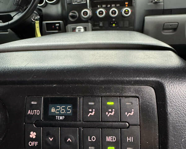 Чорний Тойота Секвойя, об'ємом двигуна 4.6 л та пробігом 270 тис. км за 21900 $, фото 20 на Automoto.ua