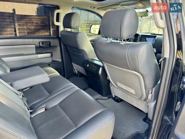 Черный Тойота Секвойя, объемом двигателя 4.6 л и пробегом 275 тыс. км за 21499 $, фото 33 на Automoto.ua
