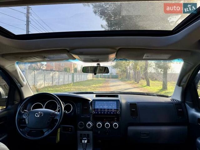 Черный Тойота Секвойя, объемом двигателя 4.6 л и пробегом 275 тыс. км за 21499 $, фото 18 на Automoto.ua
