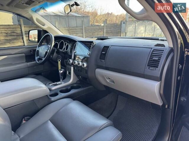 Черный Тойота Секвойя, объемом двигателя 4.6 л и пробегом 275 тыс. км за 21499 $, фото 31 на Automoto.ua